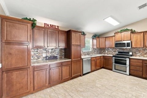 Villa ou maison à louer à Poinciana, Floride: 3 chambres, 139.54 m2 № 2389286 - photo 11