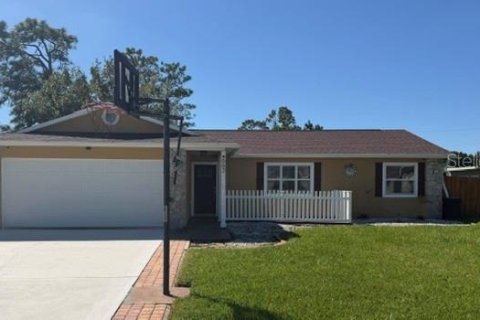 Villa ou maison à Poinciana, Floride 3 chambres, 139.54 m2 № 2389286