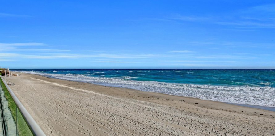 Condominio en Riviera Beach, Florida, 2 dormitorios № 1228500