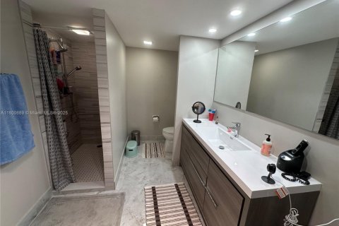 Condo in Hallandale Beach, Florida, 1 bedroom  № 2054381 - photo 21