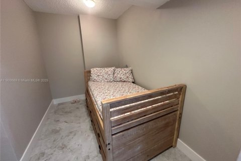 Condo in Hallandale Beach, Florida, 1 bedroom  № 2054381 - photo 30