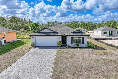 House in Lehigh Acres, Florida 3 bedrooms, 144.09 sq.m. № 2135242