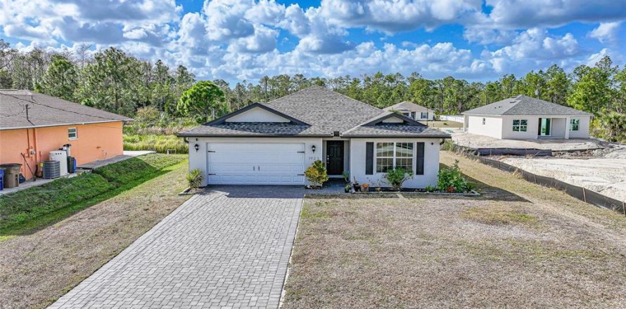 House in Lehigh Acres, Florida 3 bedrooms, 144.09 sq.m. № 2135242