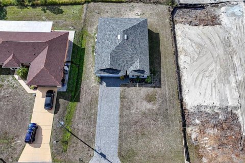 House in Lehigh Acres, Florida 3 bedrooms, 144.09 sq.m. № 2135242 - photo 28