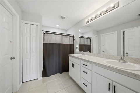 House in Lehigh Acres, Florida 3 bedrooms, 144.09 sq.m. № 2135242 - photo 16