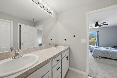House in Lehigh Acres, Florida 3 bedrooms, 144.09 sq.m. № 2135242 - photo 17