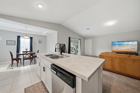 House in Lehigh Acres, Florida 3 bedrooms, 144.09 sq.m. № 2135242 - photo 9