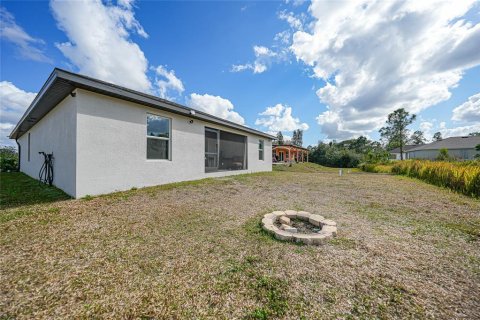 House in Lehigh Acres, Florida 3 bedrooms, 144.09 sq.m. № 2135242 - photo 26
