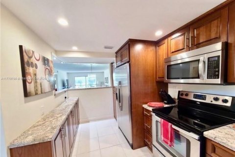 Copropriété à vendre à Lauderhill, Floride: 2 chambres, 101.45 m2 № 1977191 - photo 3