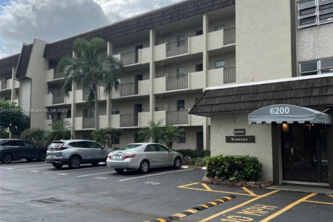 Copropriété à vendre à Lauderhill, Floride: 2 chambres, 101.45 m2 № 1977191 - photo 1