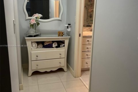 Copropriété à vendre à Lauderhill, Floride: 2 chambres, 101.45 m2 № 1977191 - photo 12