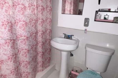 Снять в аренду виллу или дом в Норт-Майами-Бич, Флорида 1 спальня, № 1952109 - фото 5