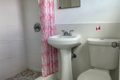 Снять в аренду виллу или дом в Норт-Майами-Бич, Флорида 1 спальня, № 1952109 - фото 9