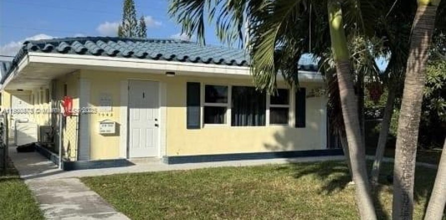 Дом в Норт-Майами-Бич, Флорида 1 спальня № 1952109