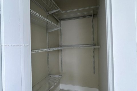 Снять в аренду виллу или дом в Норт-Майами-Бич, Флорида 1 спальня, № 1952109 - фото 6