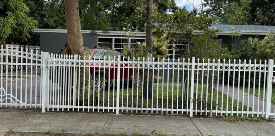 Дом в Майами-Гарденс, Флорида 3 спальни, 111.48м2 № 1988222