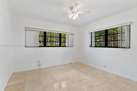 Villa ou maison à louer à North Miami, Floride: 4 chambres, 237.92 m2 № 1937252 - photo 17
