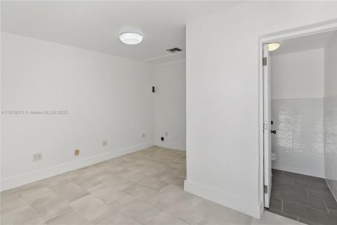 Villa ou maison à louer à North Miami, Floride: 4 chambres, 237.92 m2 № 1937252 - photo 20