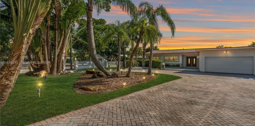 Villa ou maison à North Miami, Floride 4 chambres, 237.92 m2 № 1937252