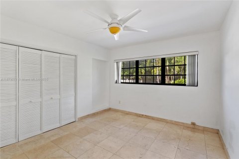 Villa ou maison à louer à North Miami, Floride: 4 chambres, 237.92 m2 № 1937252 - photo 16