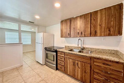 Villa ou maison à louer à Orlando, Floride: 2 chambres, 73.95 m2 № 2319010 - photo 5