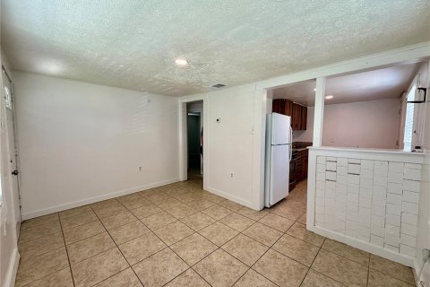 Villa ou maison à louer à Orlando, Floride: 2 chambres, 73.95 m2 № 2319010 - photo 4