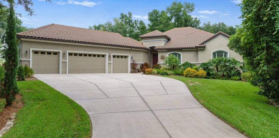 House in Hernando, Florida 3 bedrooms, 289.11 sq.m. № 1514258