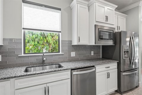 House in Bradenton, Florida 2 bedrooms, 129.6 sq.m. № 2121483 - photo 12