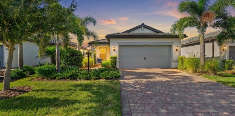 House in Bradenton, Florida 2 bedrooms, 129.6 sq.m. № 2121483