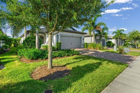 House in Bradenton, Florida 2 bedrooms, 129.6 sq.m. № 2121483 - photo 3