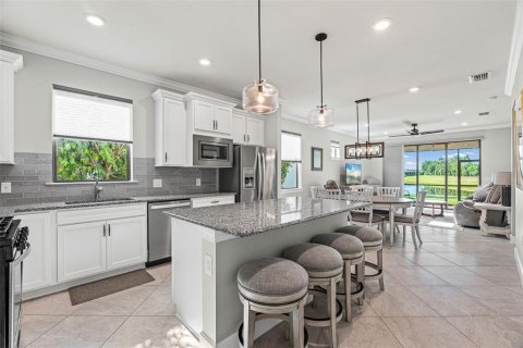 House in Bradenton, Florida 2 bedrooms, 129.6 sq.m. № 2121483 - photo 9