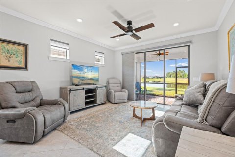 House in Bradenton, Florida 2 bedrooms, 129.6 sq.m. № 2121483 - photo 18