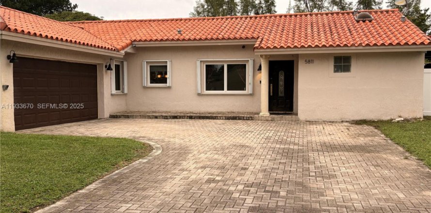 Casa en Hialeah, Florida 3 dormitorios, 147.34 m2 № 1992769