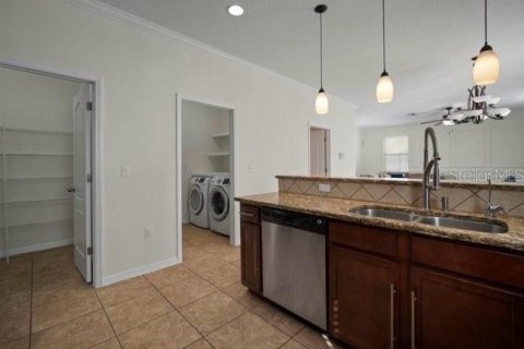House in Plant City, Florida 4 bedrooms, 228.17 sq.m. № 2120916 - photo 16