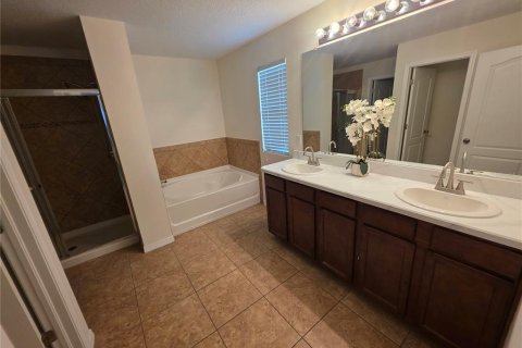 House in Plant City, Florida 4 bedrooms, 228.17 sq.m. № 2120916 - photo 7