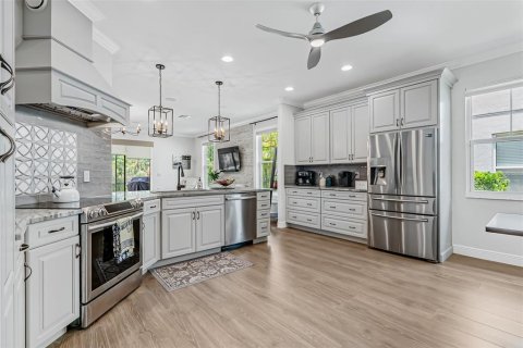 House in Tampa, Florida 3 bedrooms, 180.6 sq.m. № 1783267 - photo 19