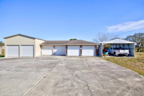House in Lake Placid, Florida 4 bedrooms, 312.52 sq.m. № 1535676 - photo 3