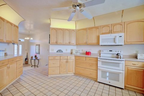 House in Lake Placid, Florida 4 bedrooms, 312.52 sq.m. № 1535676 - photo 8