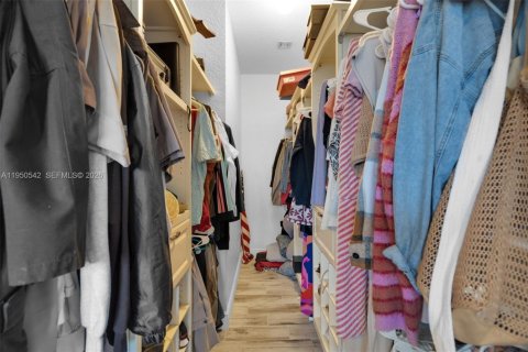 Купить таунхаус в Санрайз, Флорида 2 спальни, 126.81м2, № 2006811 - фото 21