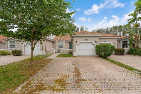 Купить таунхаус в Санрайз, Флорида 2 спальни, 126.81м2, № 2006811 - фото 3