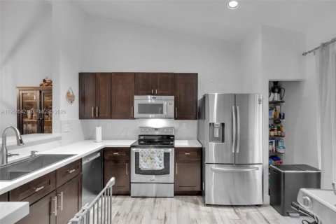 Купить таунхаус в Санрайз, Флорида 2 спальни, 126.81м2, № 2006811 - фото 11