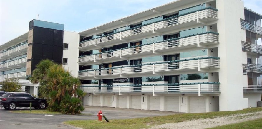 Commercial property in Englewood, Florida 93.18 sq.m. № 530065