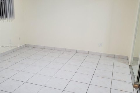 Condo in Hallandale Beach, Florida, 1 bedroom  № 1952644 - photo 8