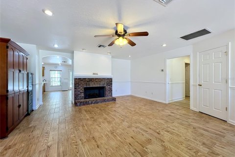 Villa ou maison à vendre à Chuluota, Floride: 8 chambres, 418.71 m2 № 2231075 - photo 9