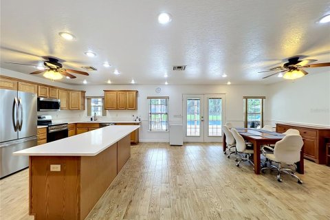Villa ou maison à vendre à Chuluota, Floride: 8 chambres, 418.71 m2 № 2231075 - photo 11