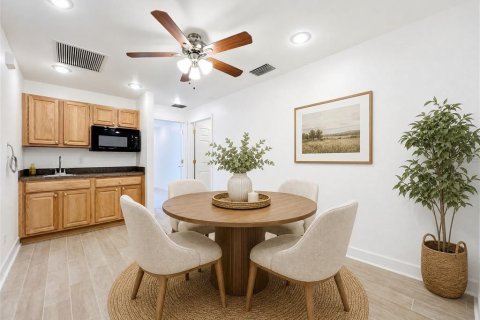 Villa ou maison à vendre à Chuluota, Floride: 8 chambres, 418.71 m2 № 2231075 - photo 30