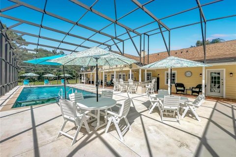 Villa ou maison à vendre à Chuluota, Floride: 8 chambres, 418.71 m2 № 2231075 - photo 19