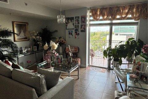 Condo in Miami, Florida, 2 bedrooms № 2081654 - photo 9