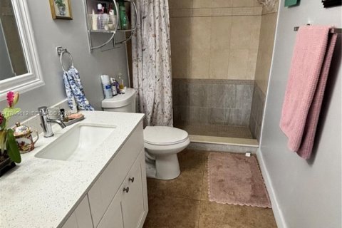 Condo in Miami, Florida, 2 bedrooms № 2081654 - photo 10