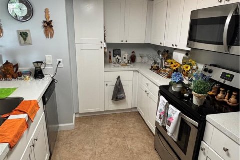 Condo in Miami, Florida, 2 bedrooms № 2081654 - photo 7
